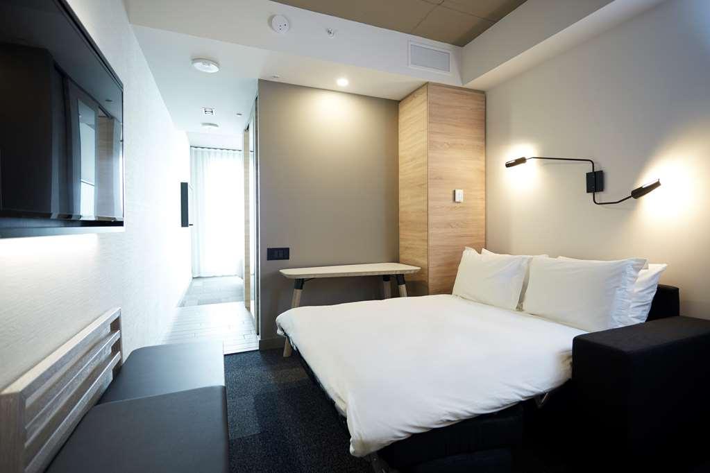 Hotel Escad Quartier Dix30 ブロサード 部屋 写真